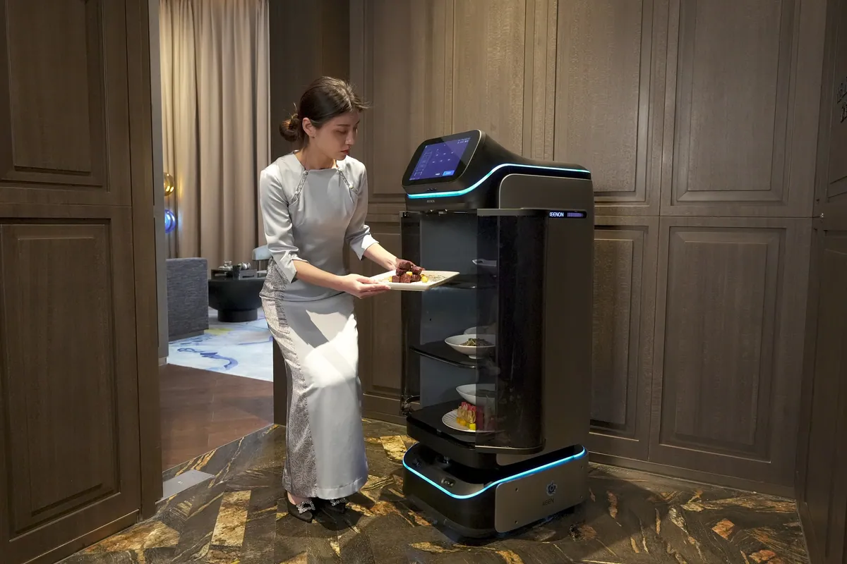 KEENON DINERBOT T3 — photo 3